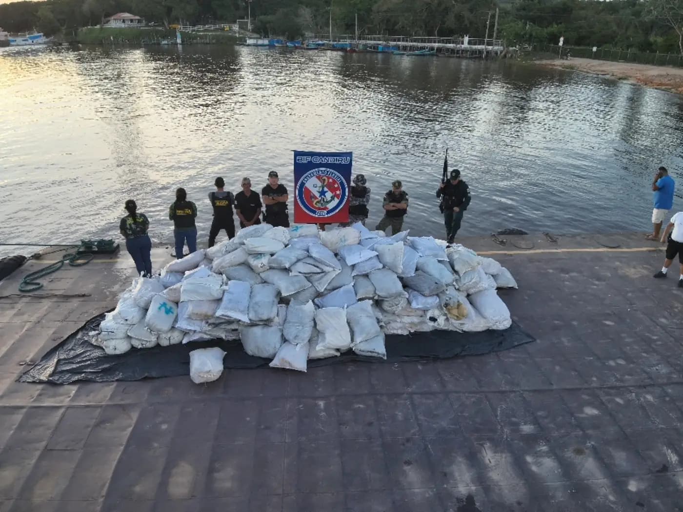 Quase 10 toneladas de pirarucu ilegal são apreendidas em embarcação no Pará