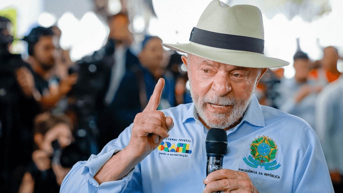 Lula critica decisão dos EUA sobre PCC e CV e acusa Bolsonaro de buscar interferência externa no Brasil