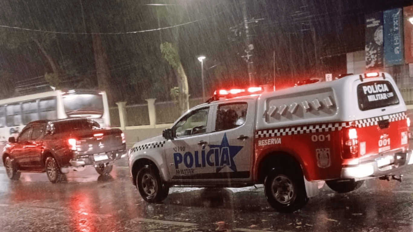 Belém registra chuva forte e Defesa Civil emite alerta para moradores da Região Metropolitana