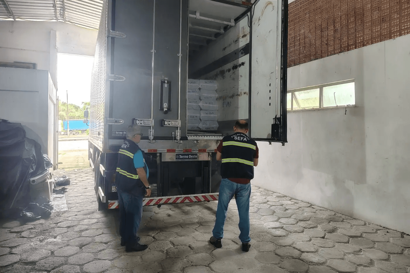 Sefa apreende 14 toneladas de polpa de açaí durante fiscalização em Cachoeira do Piriá