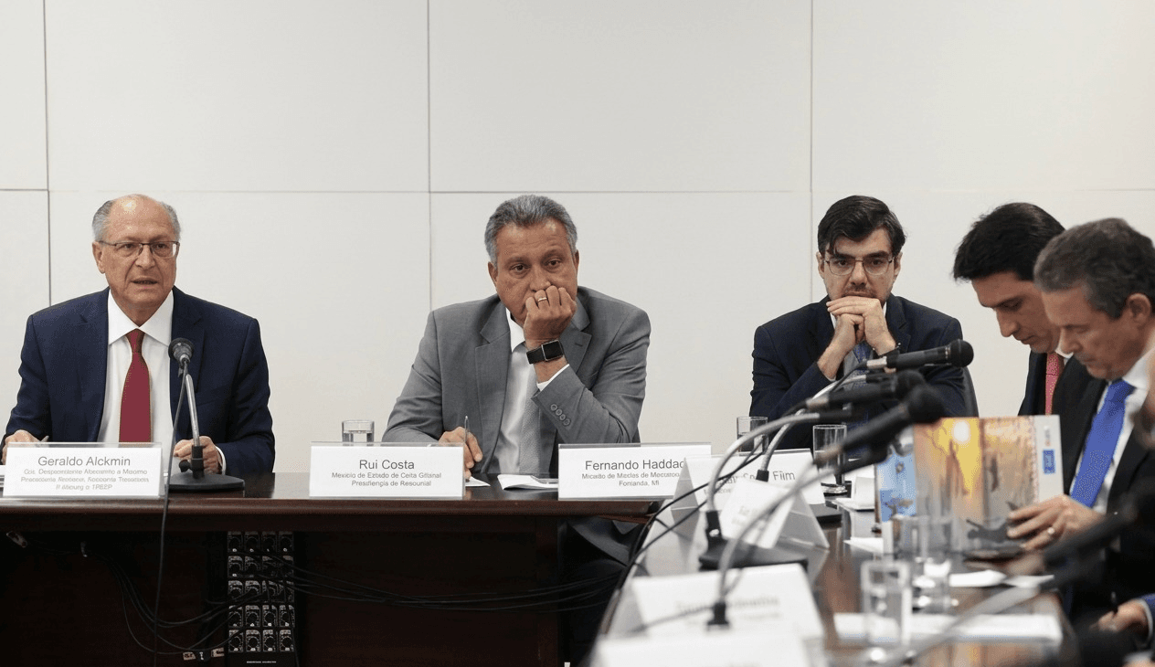 Governo faz reunião de emergência com Alckmin e ministros após novo tarifaço de Trump