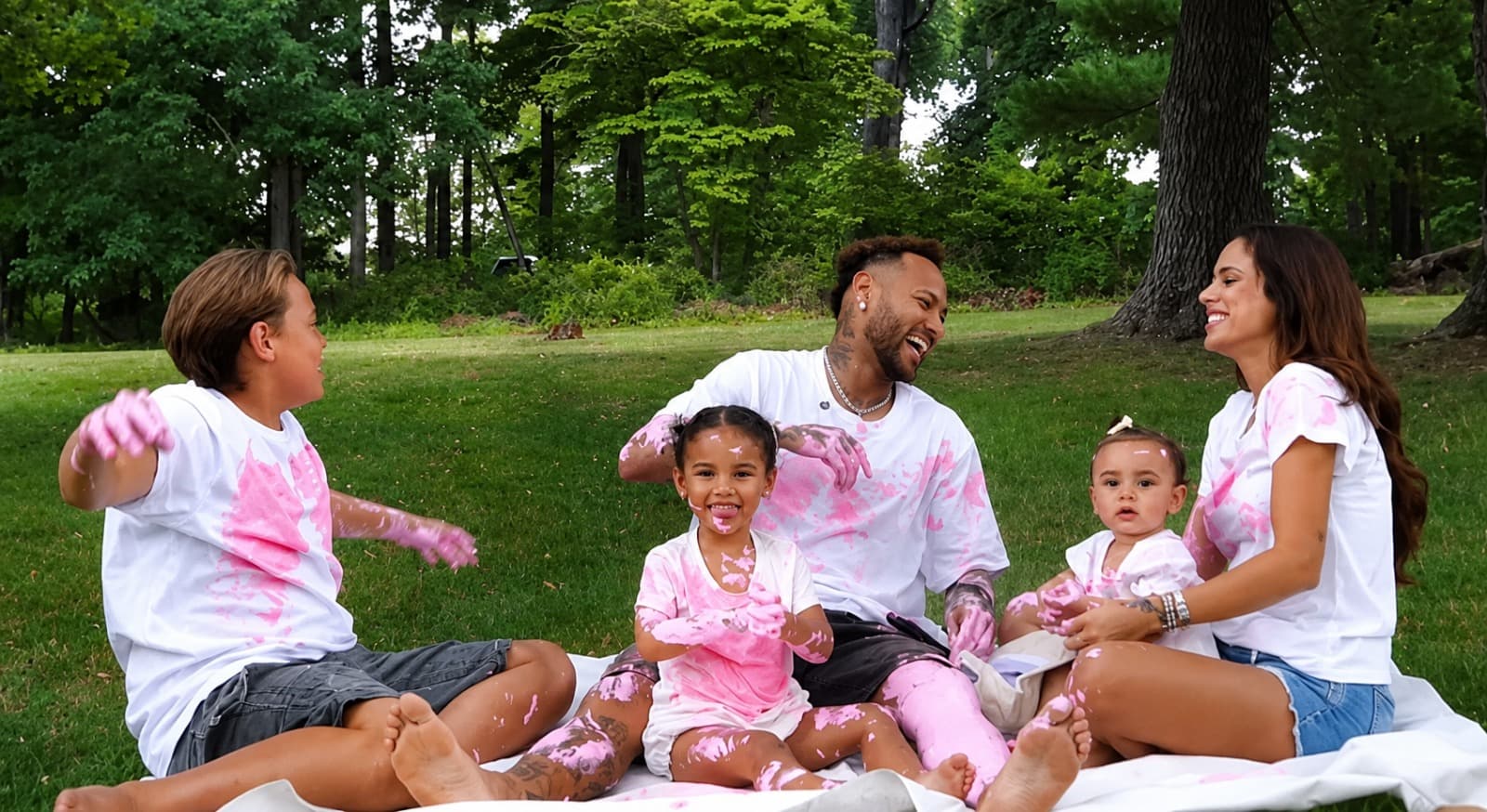 Bruna Biancardi e Neymar anunciam gravidez de mais uma menina