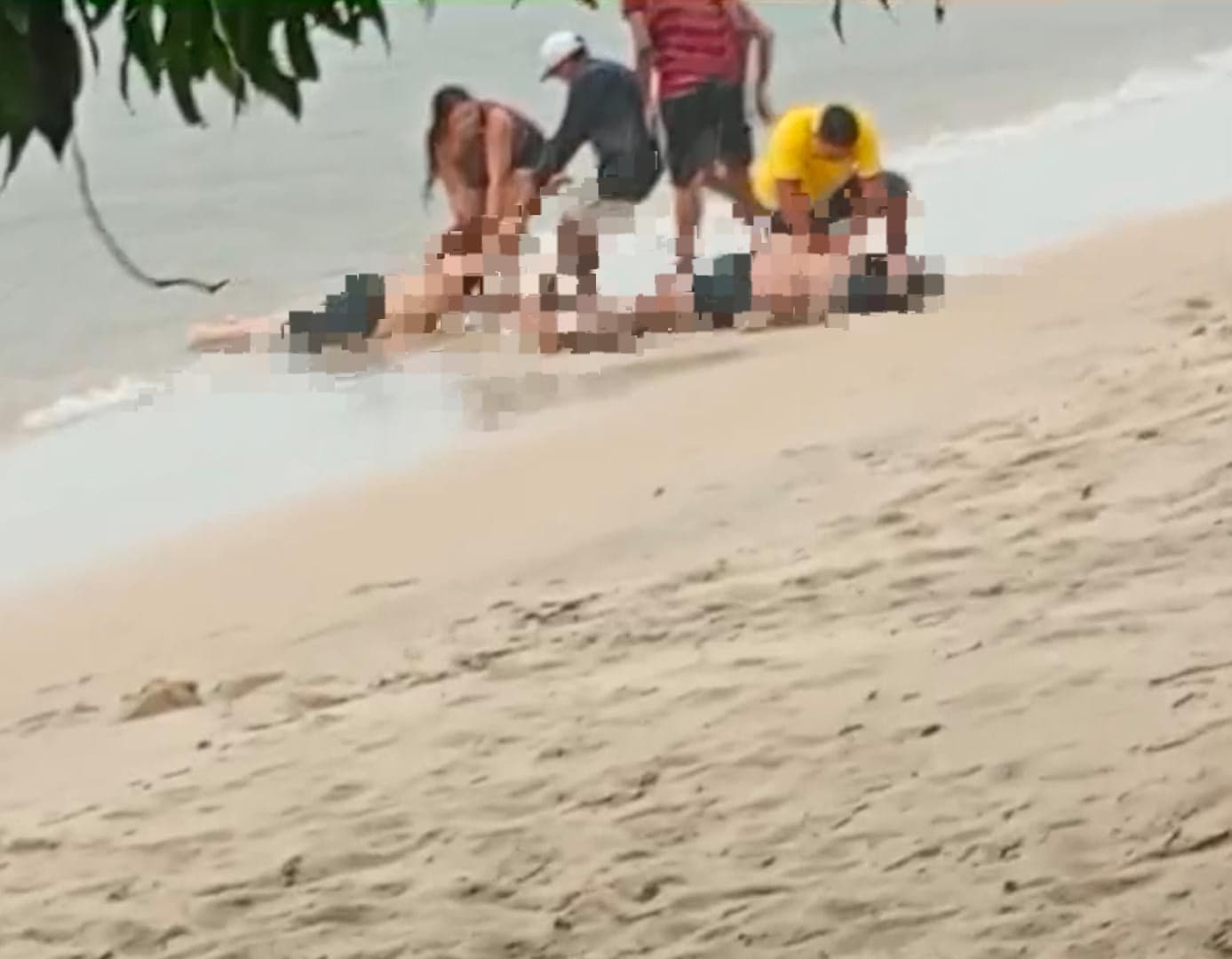 VÍDEO: Homem morre após ser atingido por raio na Praia Grande, em Outeiro