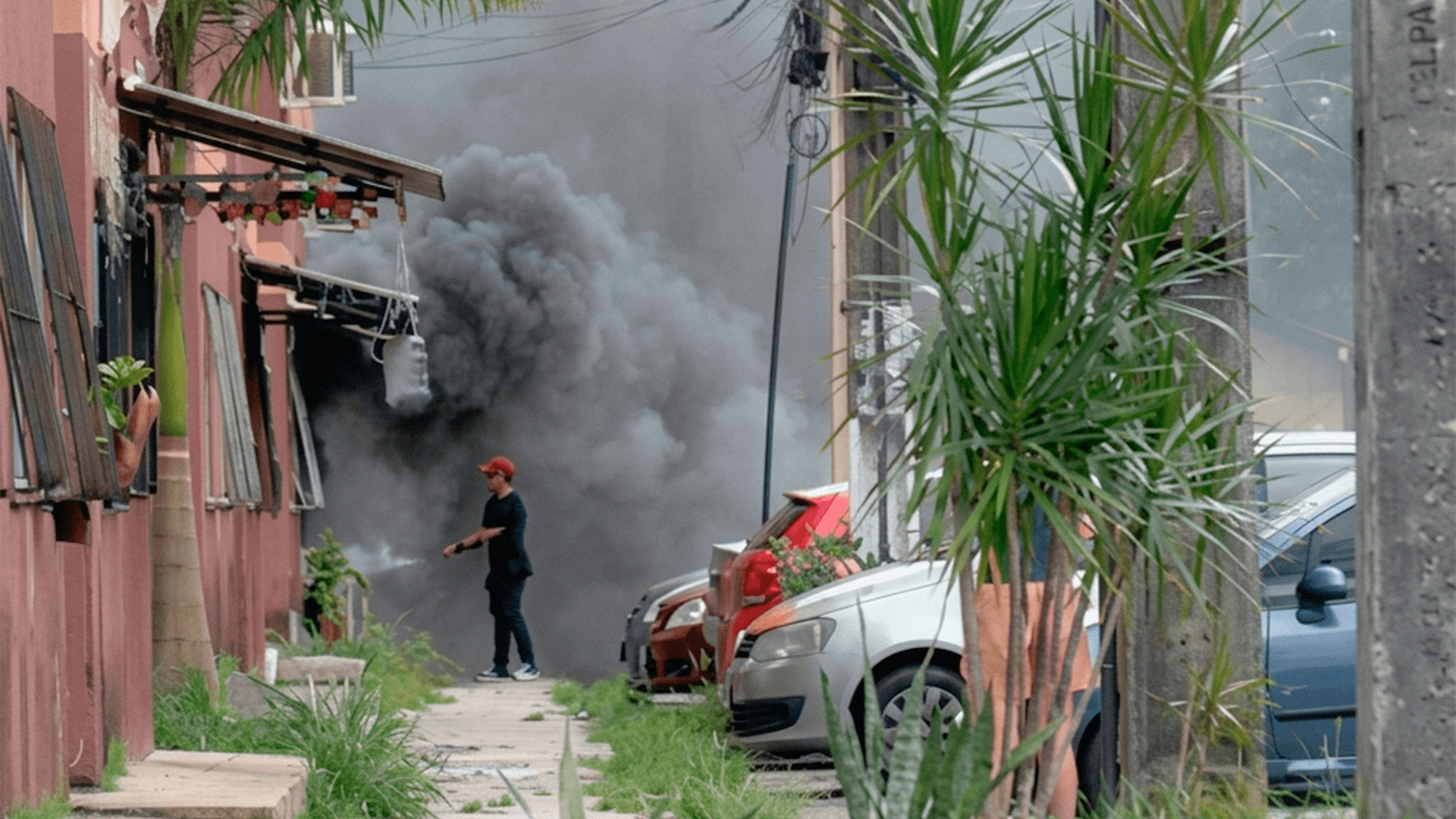 Incêndio atinge bloco de apartamentos no Residencial Quinta dos Paricás, em Icoaraci