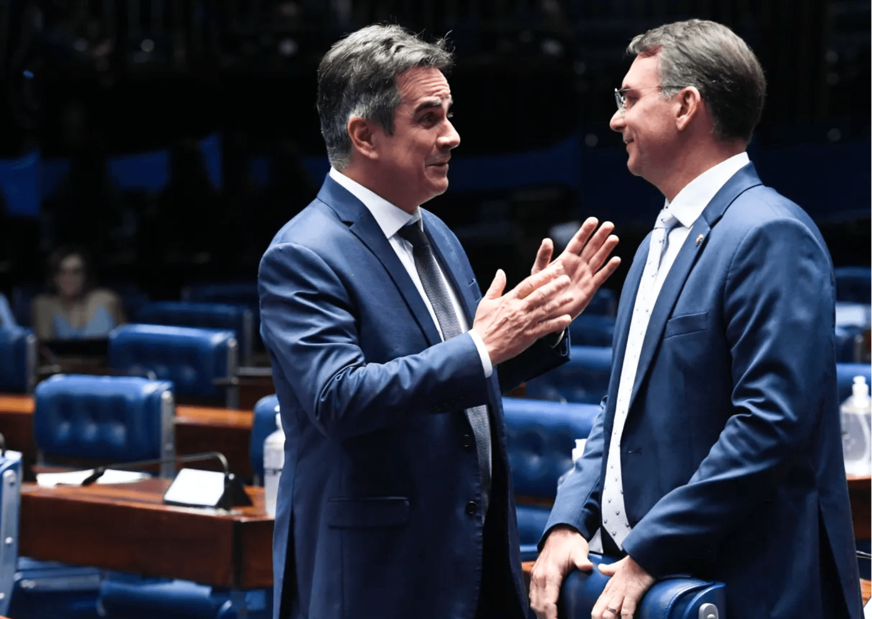 Ciro Nogueira avisa Flávio Bolsonaro que PP ficará neutro na eleição presidencial e frustra PL
