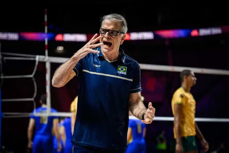 Discussão entre Bernardinho e Maique na Liga das Nações de Vôlei viraliza e gera debate nas redes