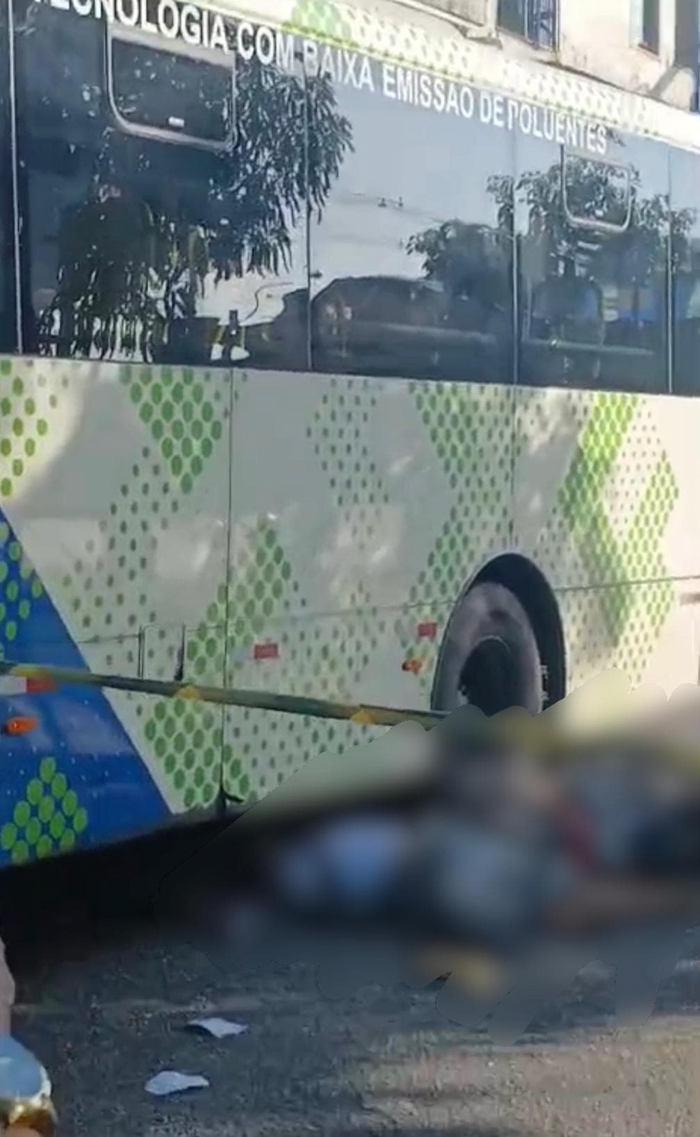 Mulher morre em acidente entre moto e ônibus do BRT em Ananindeua