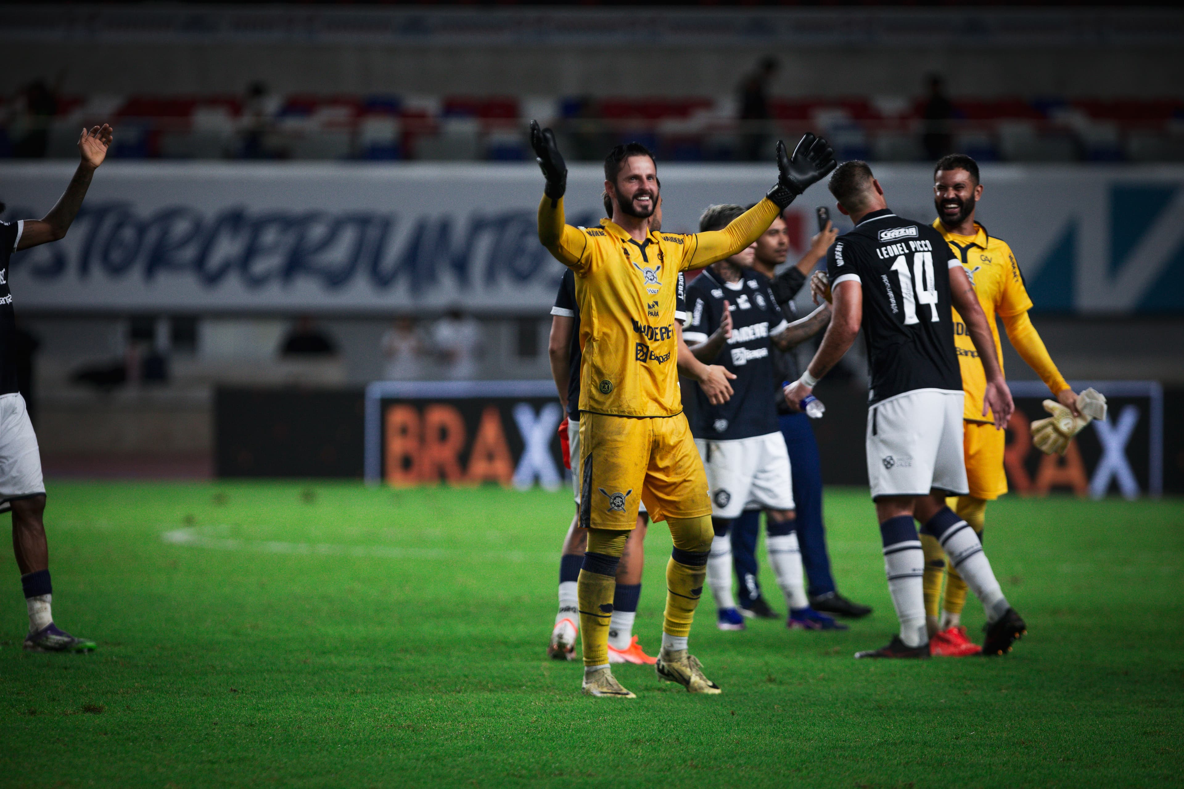 Defesa de Marcelo Rangel contra o Vitória é escolhida como a melhor da rodada do Brasileirão