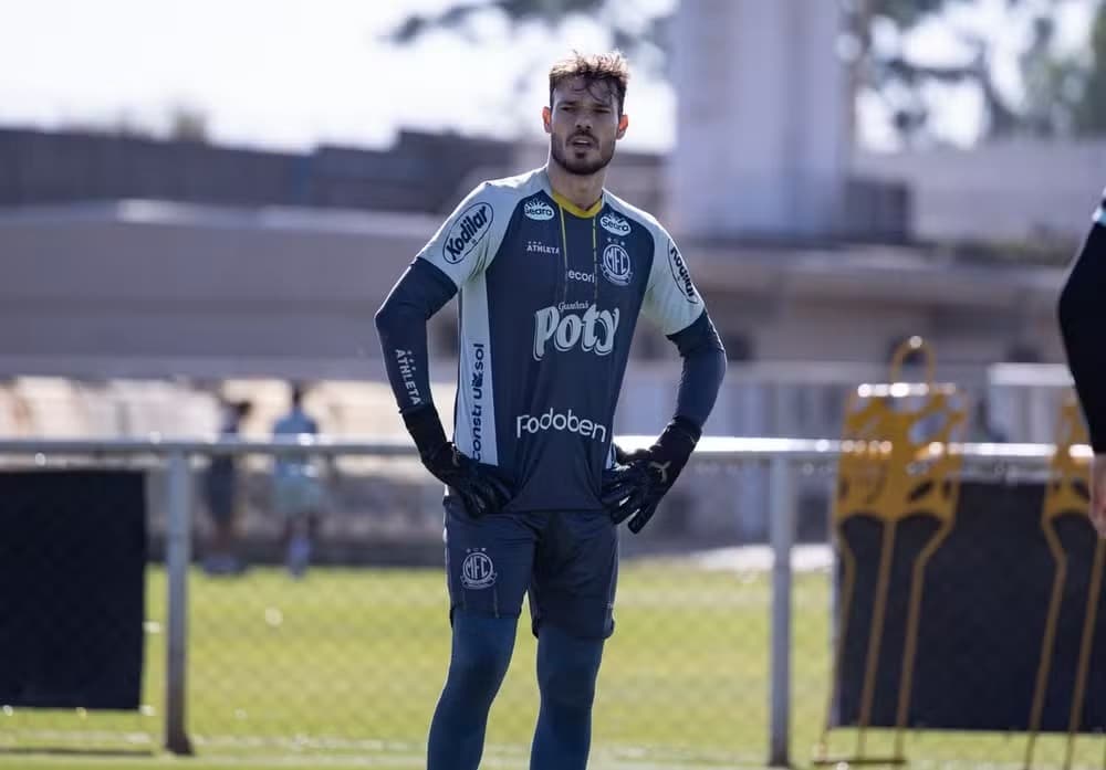 Goleiro estreia pelo Mirassol contra o Remo e faz 1º jogo na Série A