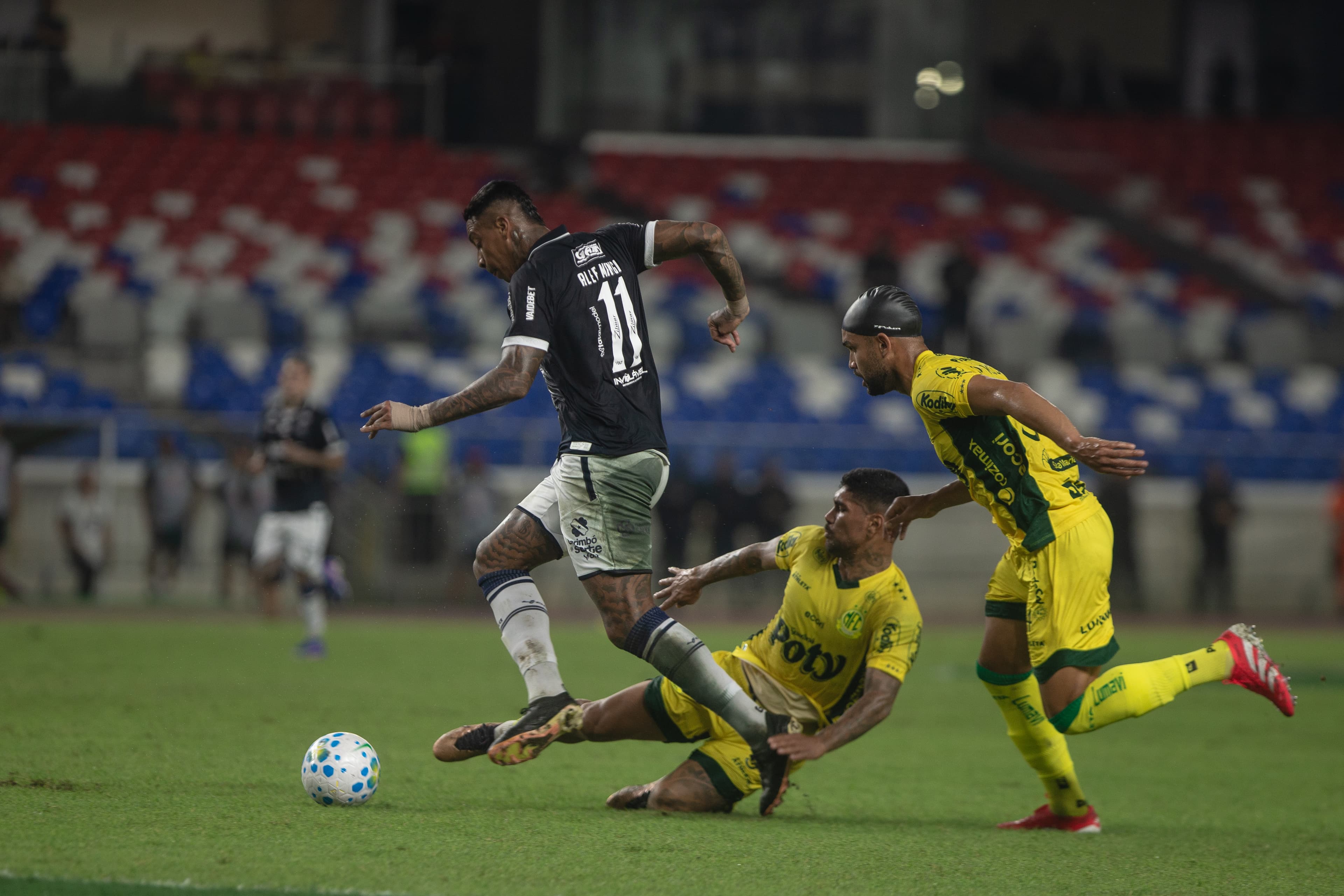 Remo encara o Mirassol em confronto direto contra o rebaixamento no Brasileirão
