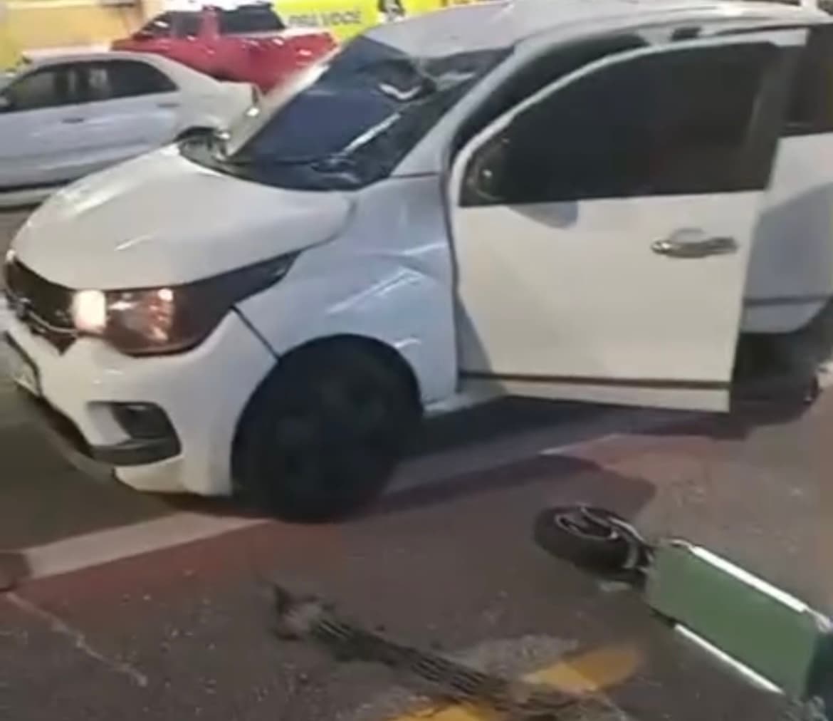 Colisão entre carro e patinete mobiliza Samu na noite deste sábado em Belém