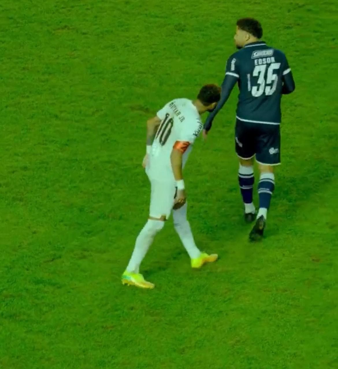 Provocação de Neymar contra jogador do Remo divide opiniões nas redes sociais