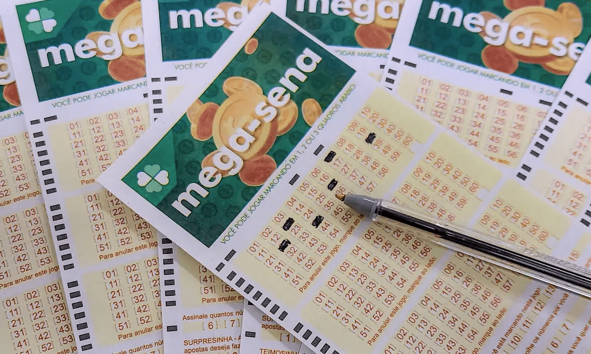 Mega-Sena acumula para R$ 135 milhões; próximo sorteio será nesta terça-feira (04)