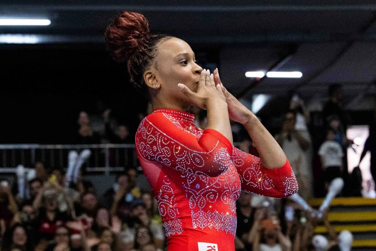 Rebeca Andrade atinge maior nota do mundo no salto no Brasileiro de Ginástica