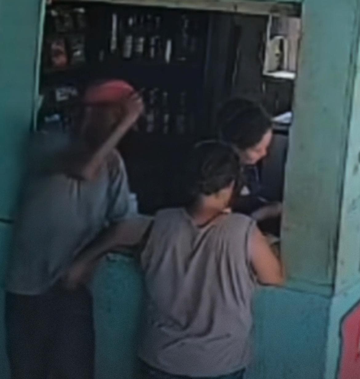 Vídeo: mulher leva facada após negar reatar relacionamento com o ex, em MT
