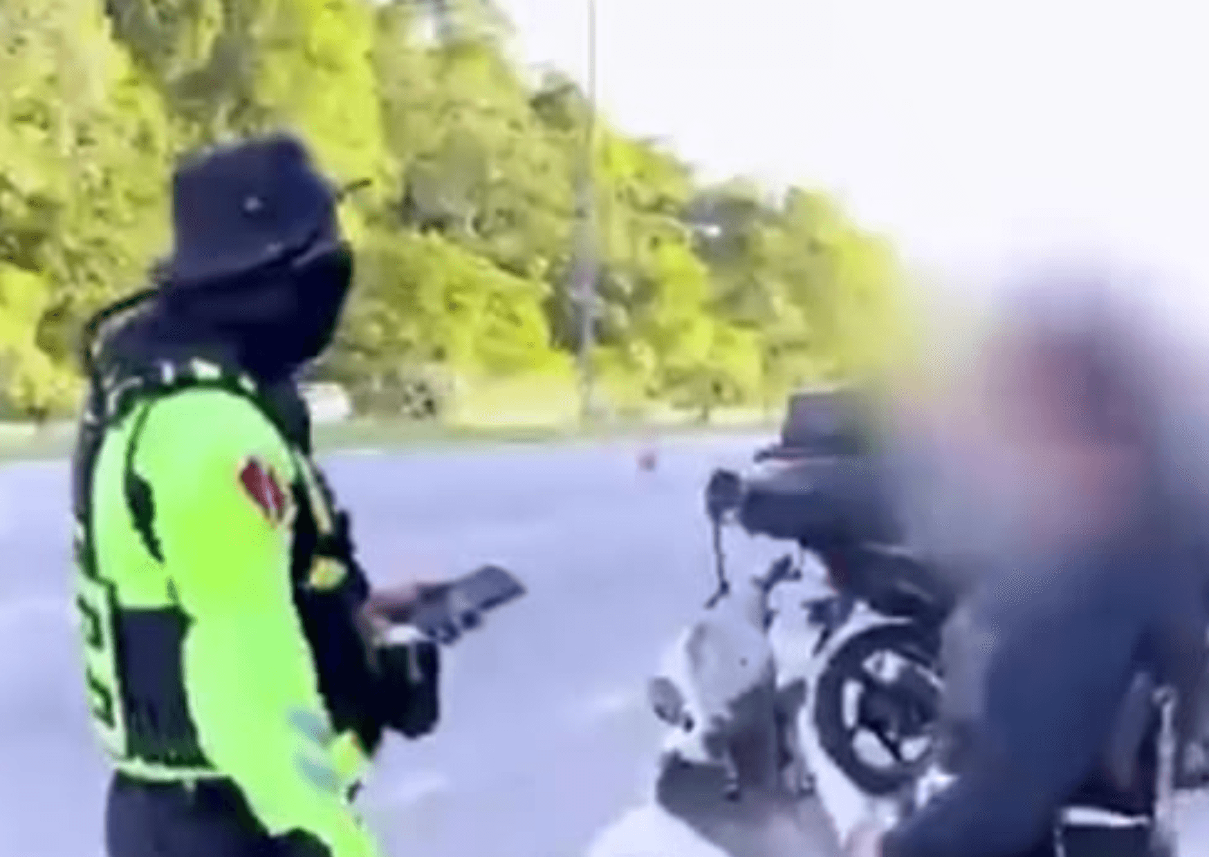 Motociclista muda versão durante abordagem e veículo é apreendido em Belém