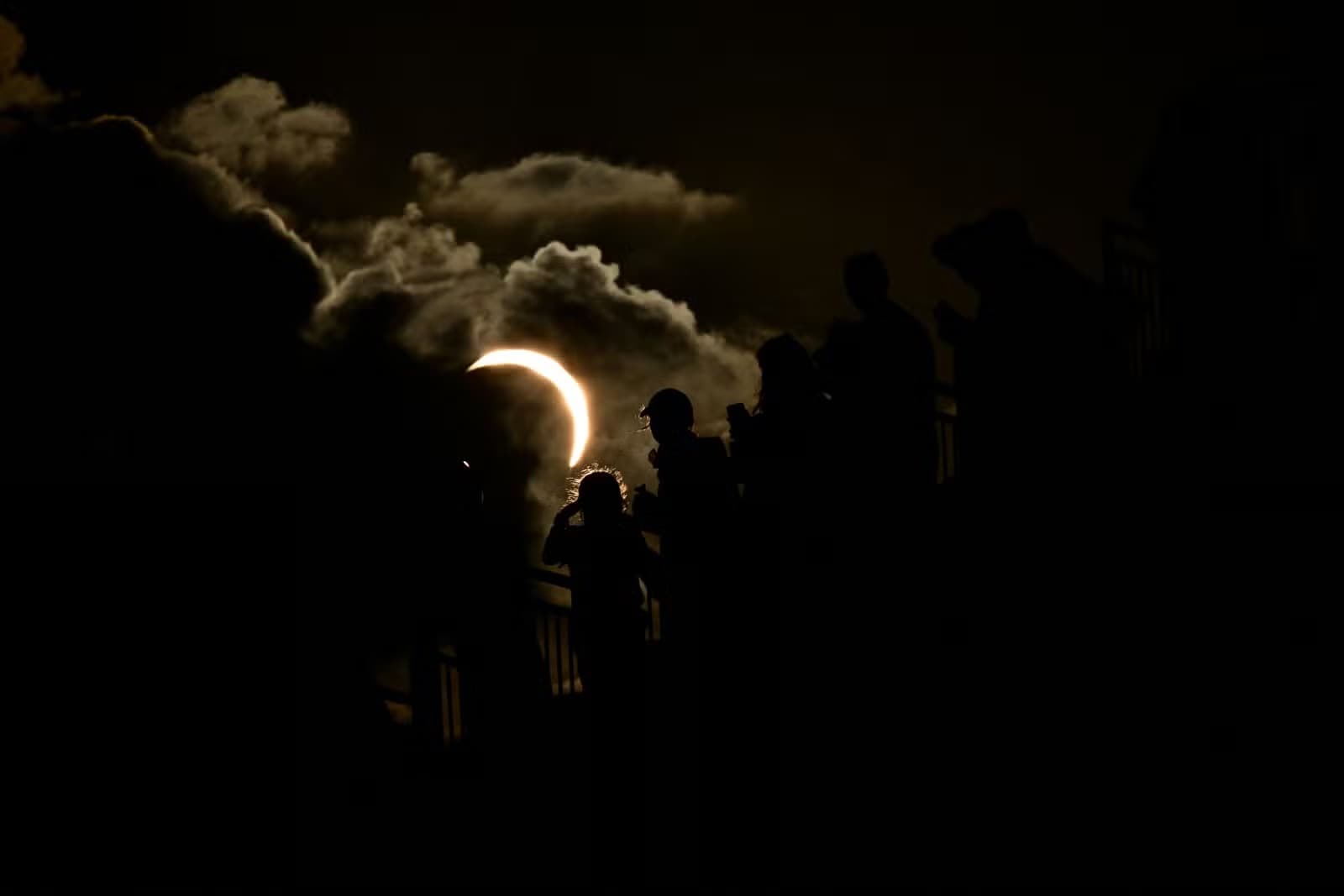 Eclipse solar total desta quarta (12) encobre o Sol por mais de 2 minutos; veja o vídeo