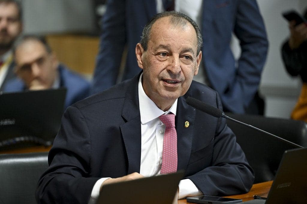 Com aliado de Lula como relator, PEC que acaba com escala 6x1 avança no Senado