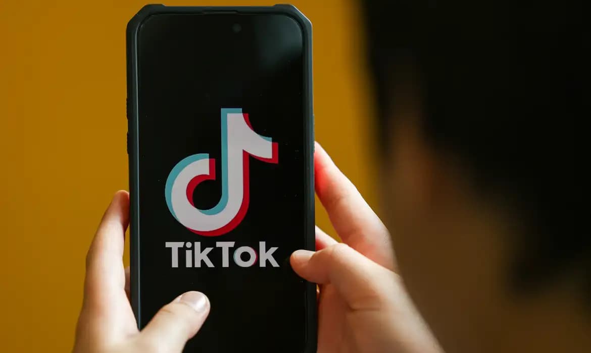 ANPD multa TikTok em R$ 153,8 milhões por irregularidades com dados de adolescentes