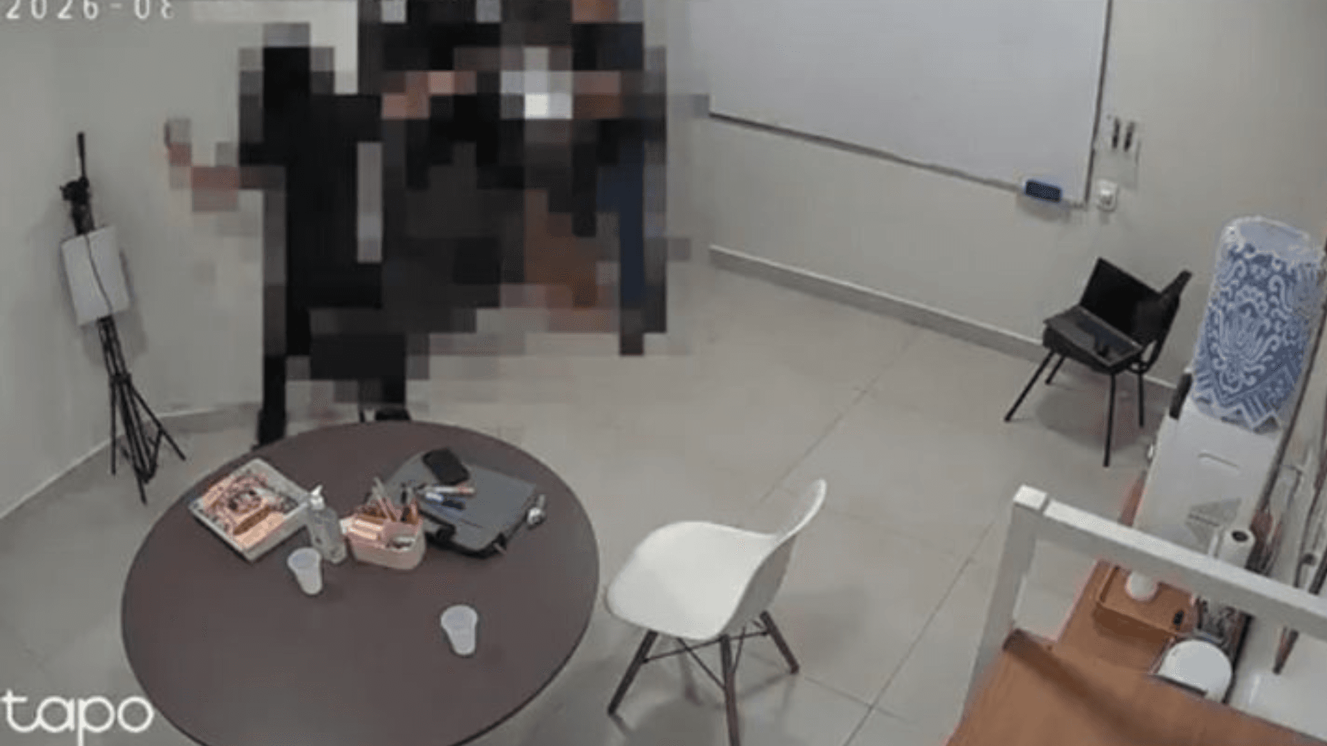 Aluno esfaqueia professor durante aula particular em Manaus