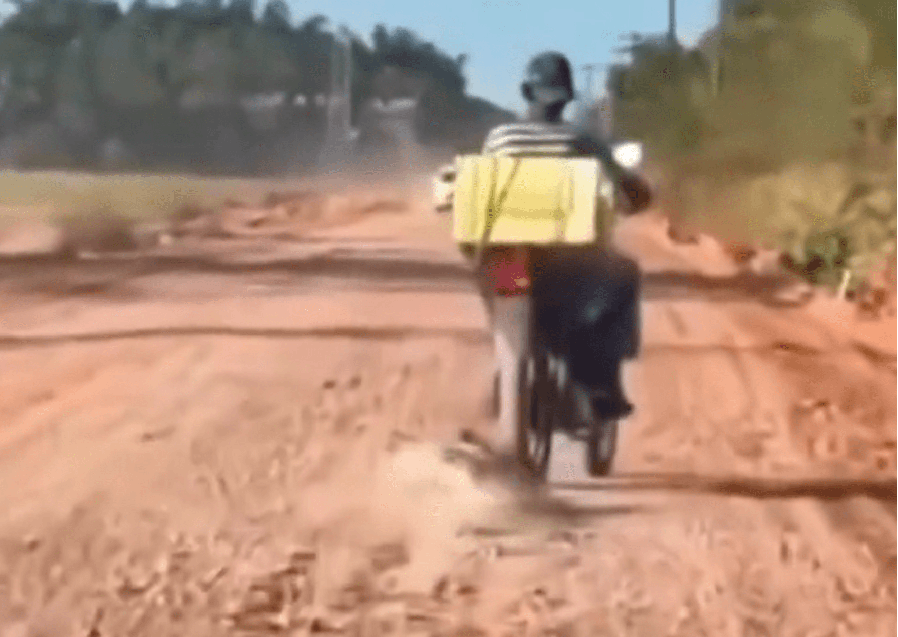 Motociclista é flagrado arrastando cachorro na PA-151, em Breu Branco