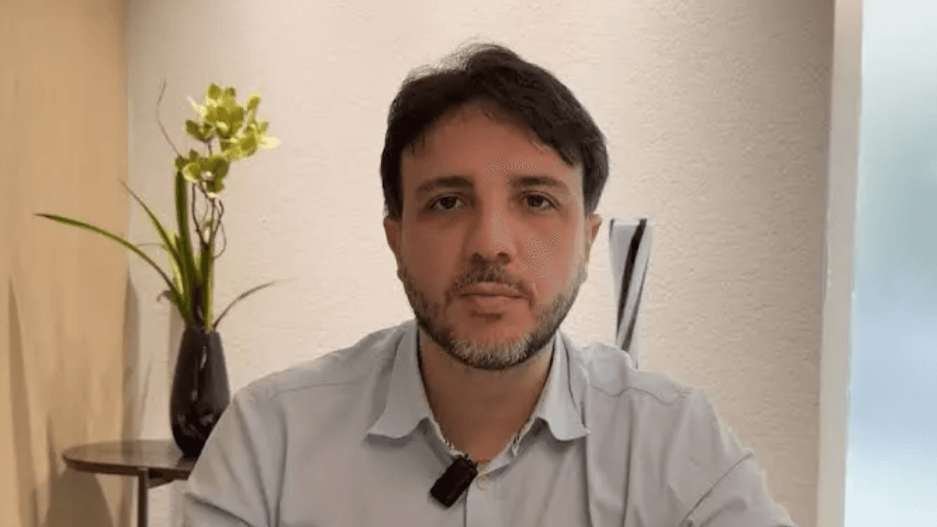 TSE suspende propaganda de Renan Santos e bloqueia fundo eleitoral e participação em debates