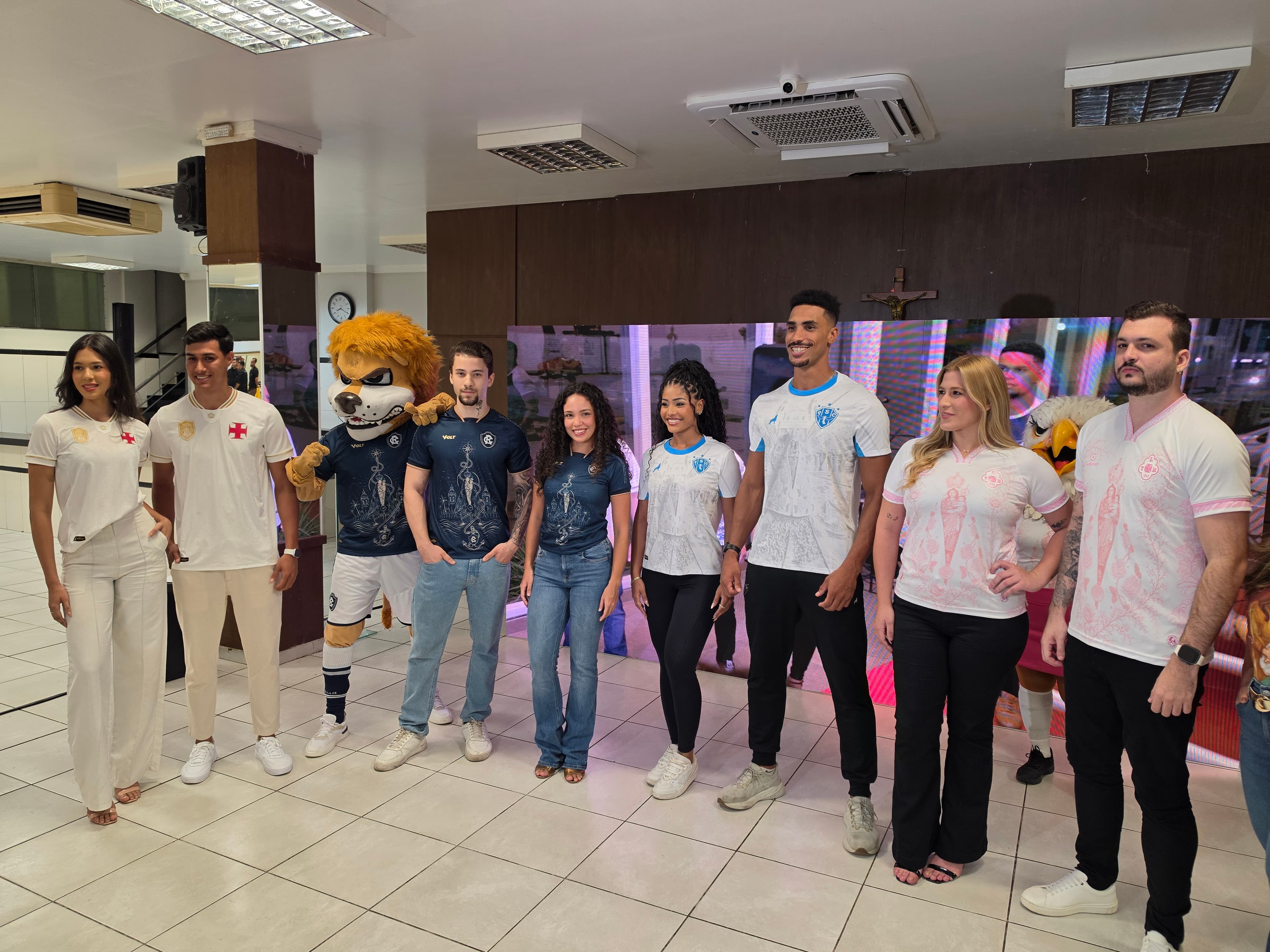 Remo, Paysandu, Tuna e Vasco revelam mantos oficiais do Círio 2026 na Casa de Plácido