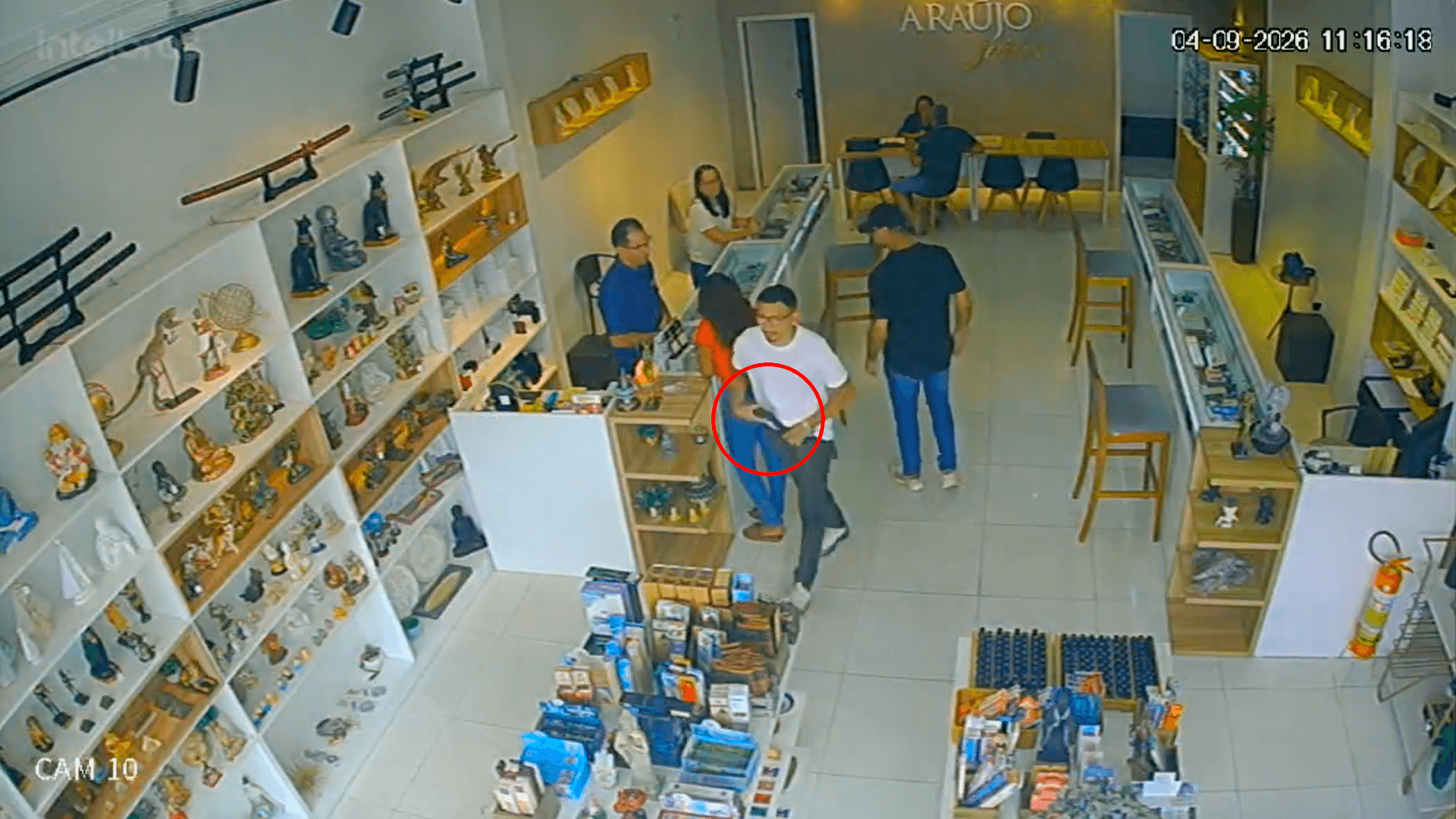 Grupo armado assalta joalheria no centro de Castanhal e leva joias e dinheiro