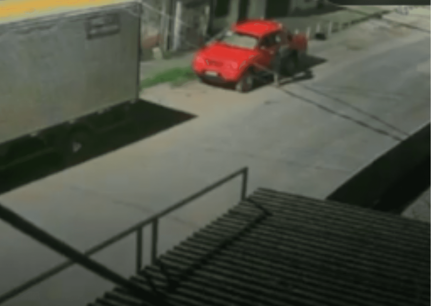Câmeras flagram roubo de caminhonete durante a madrugada no Benguí, em Belém