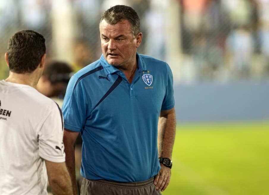 Em momento de pressão, Paysandu oficializa contratação de Mazola Júnior para comando técnico