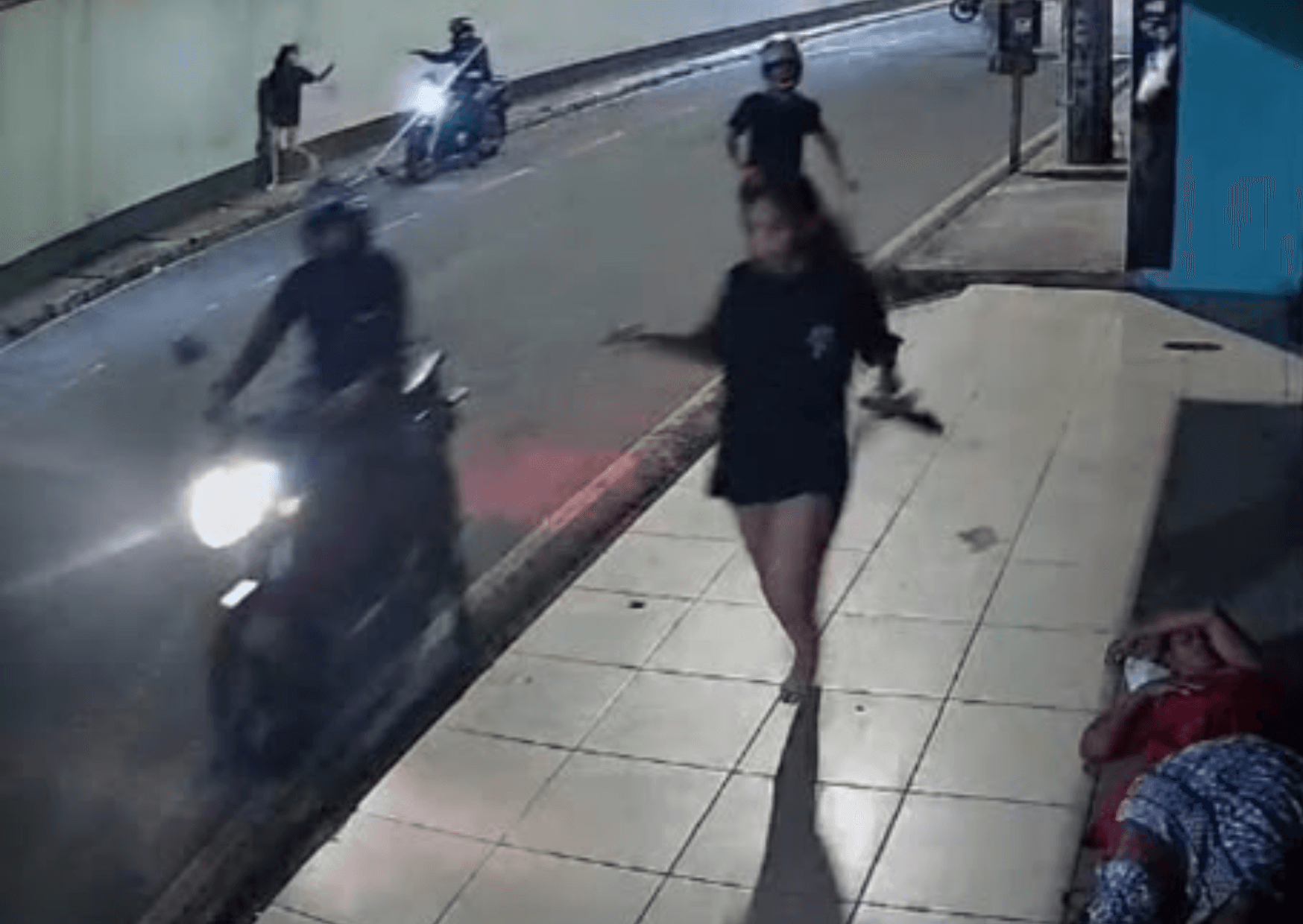 Jovem é roubada por motociclistas supostamente ligados a torcida organizada no bairro do Castanheira