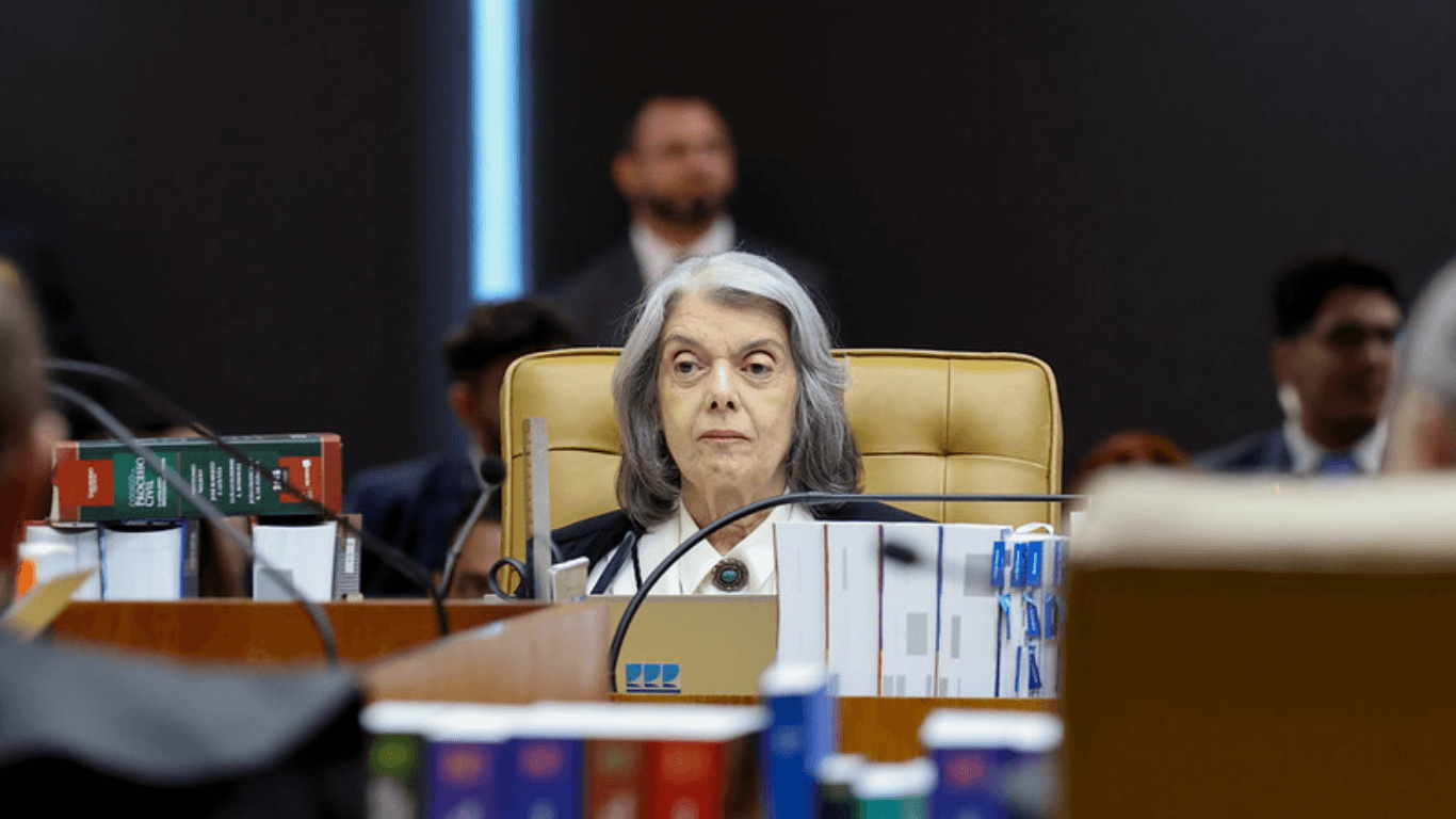 'Me sinto envergonhada', diz Cármen ao votar em julgamento no STF sobre mensagens de Vorcaro a Moraes