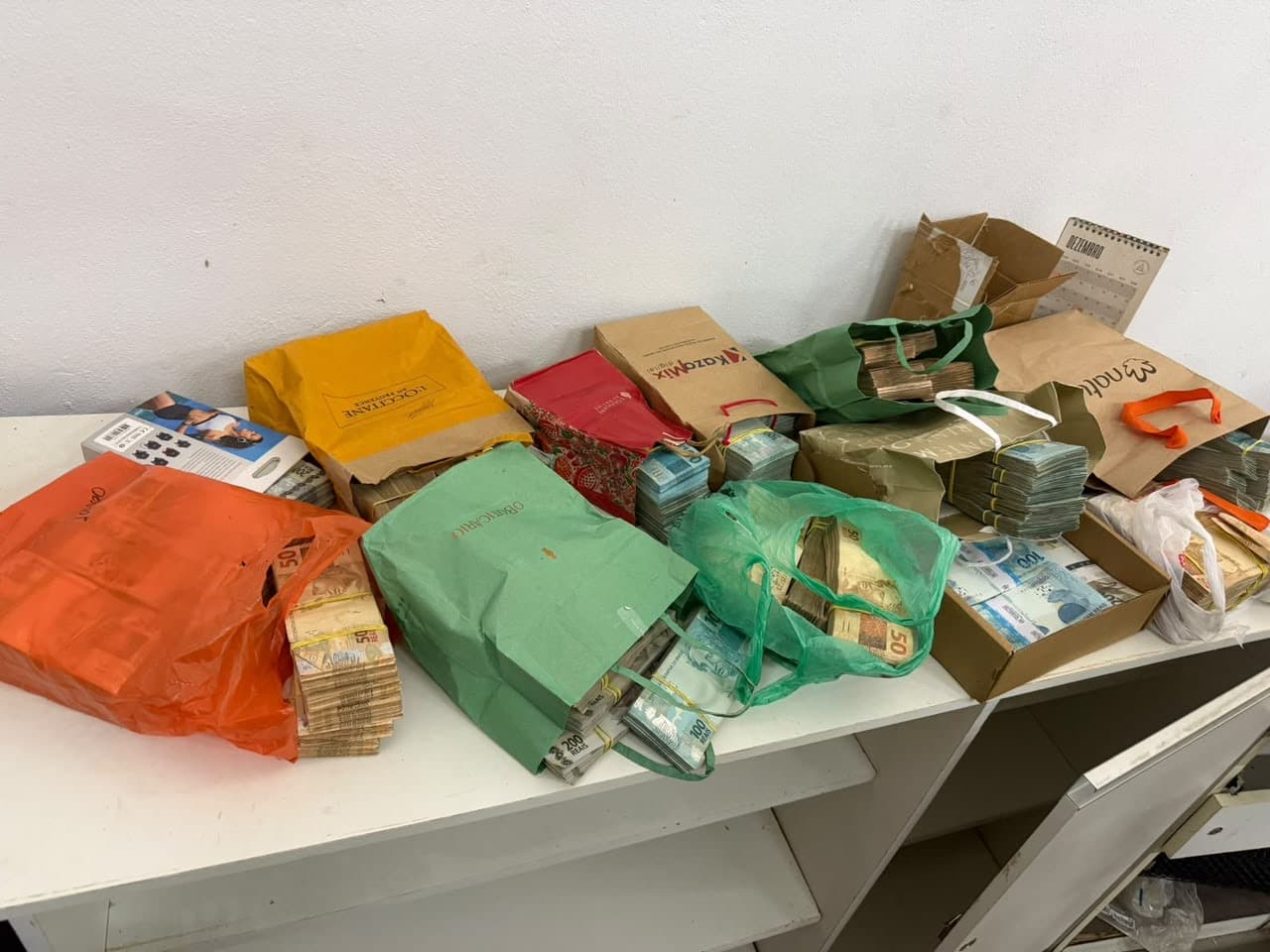     PF cumpre mandado em Belém durante operação contra fraudes em contratações públicas em Rondônia