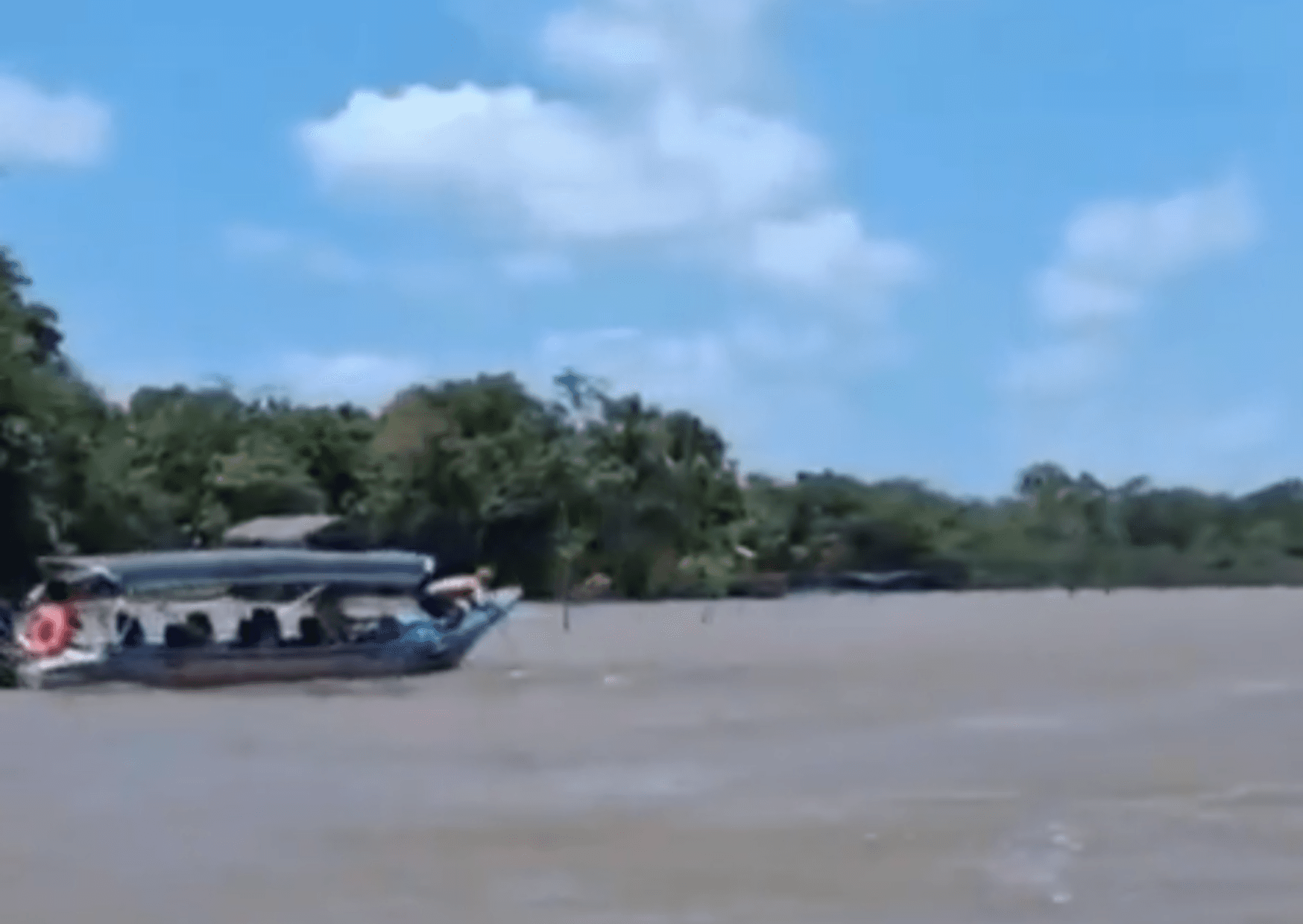 Lancha com 11 crianças naufraga durante transporte escolar no Marajó