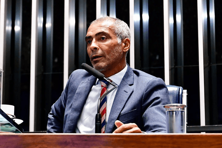 Romário contraria PL e anuncia voto a favor de PEC pelo fim da escala 6x1
