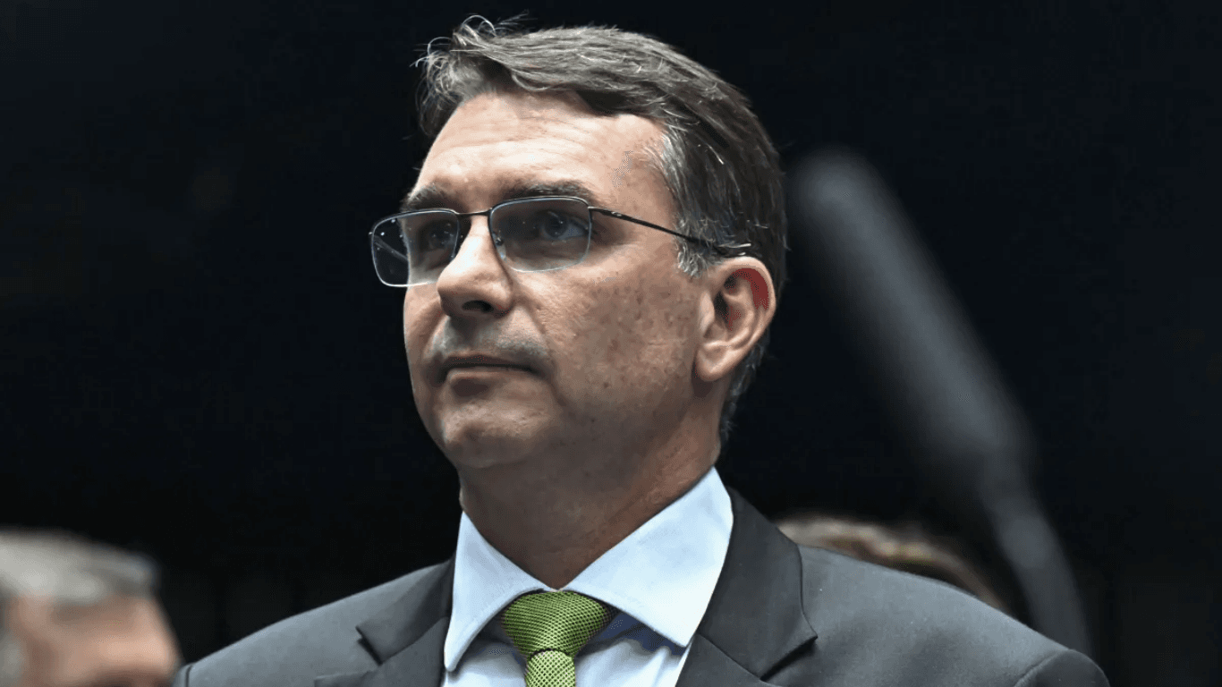 Pré-candidato à presidência, Flávio Bolsonaro cumpre agenda no Pará com encontros políticos em Altamira e Belém
