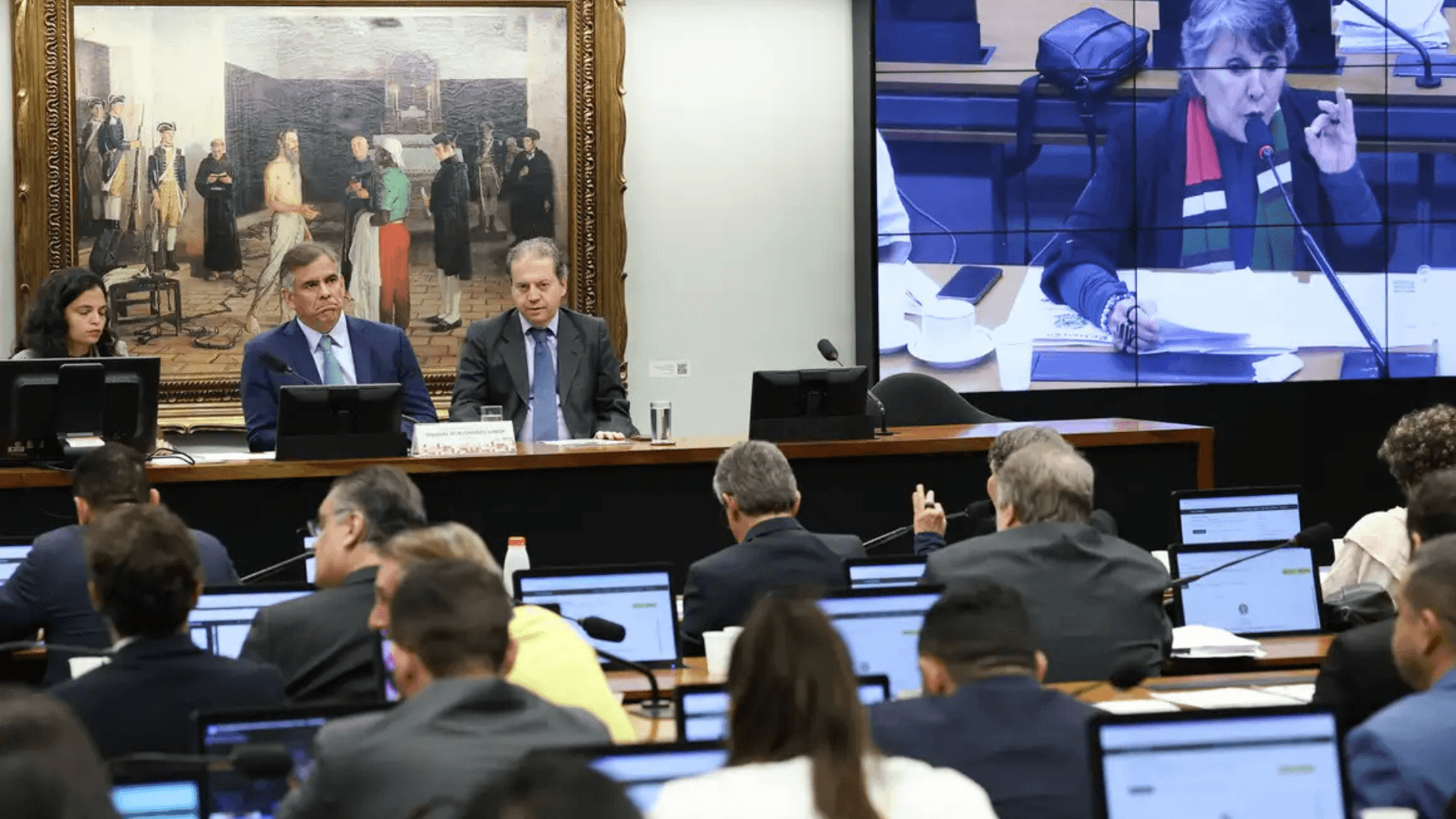 Comissão da Câmara aprova redução da maioridade penal para 16 anos