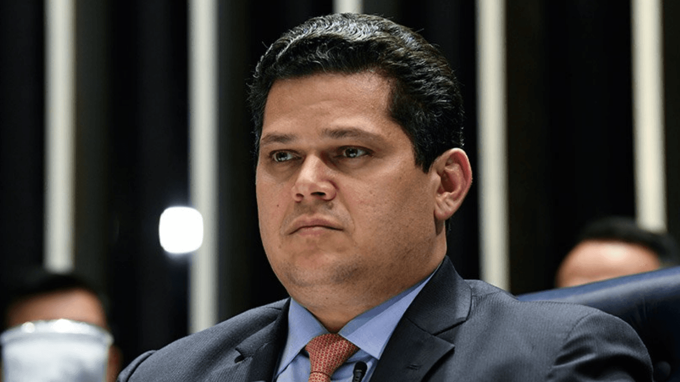 Davi Alcolumbre nega acusação de repasse milionário ligado a Daniel Vorcaro e anuncia medidas judiciais