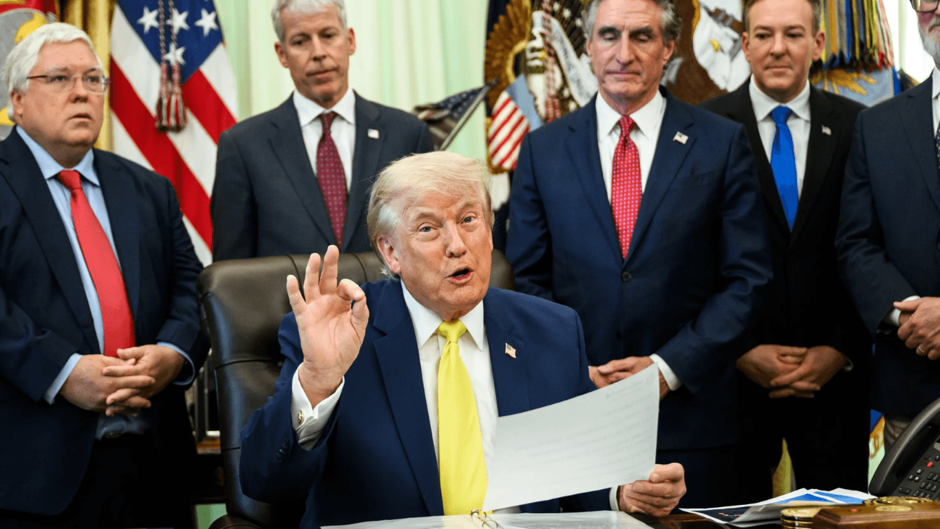 Trump anuncia assinatura de acordo entre EUA e Irã e prevê reabertura do Estreito de Ormuz neste domingo