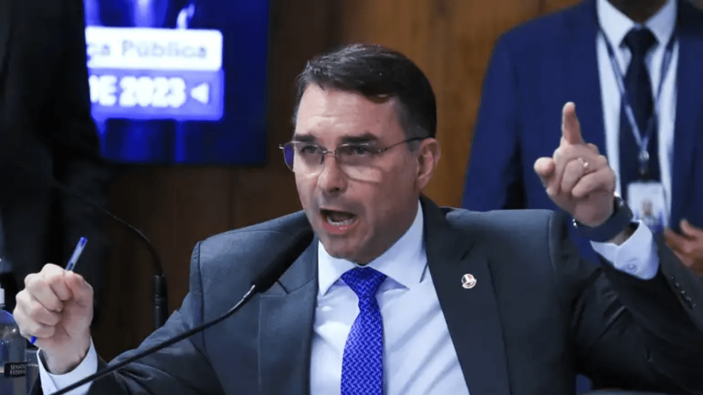Pesquisa Quaest mostra queda de Flávio Bolsonaro entre evangélicos, mulheres, jovens e eleitores do Sudeste