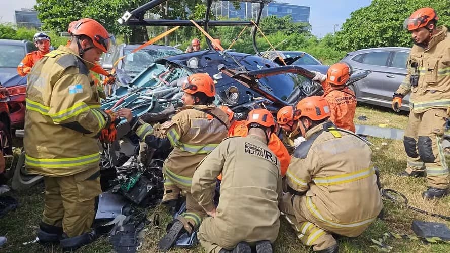 Acidente aéreo deixa 6 mortos no Rio de Janeiro; corpos já foram encaminhadas ao IML