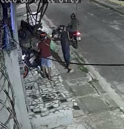 Entregador reage e arremessa capacete em assaltantes no bairro do Castanheira, em Belém; veja