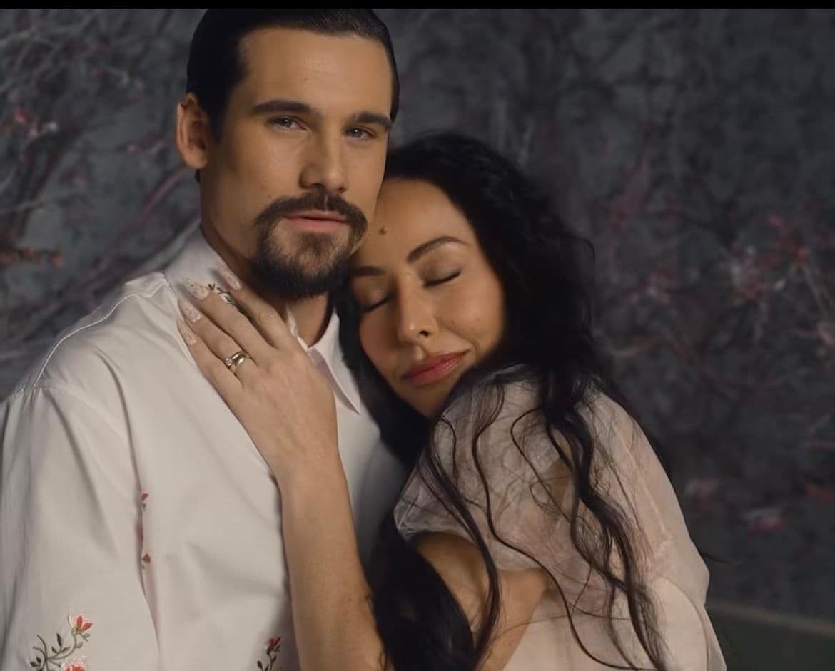 Sabrina Sato e Nicolas Prattes anunciam gravidez nas redes sociais