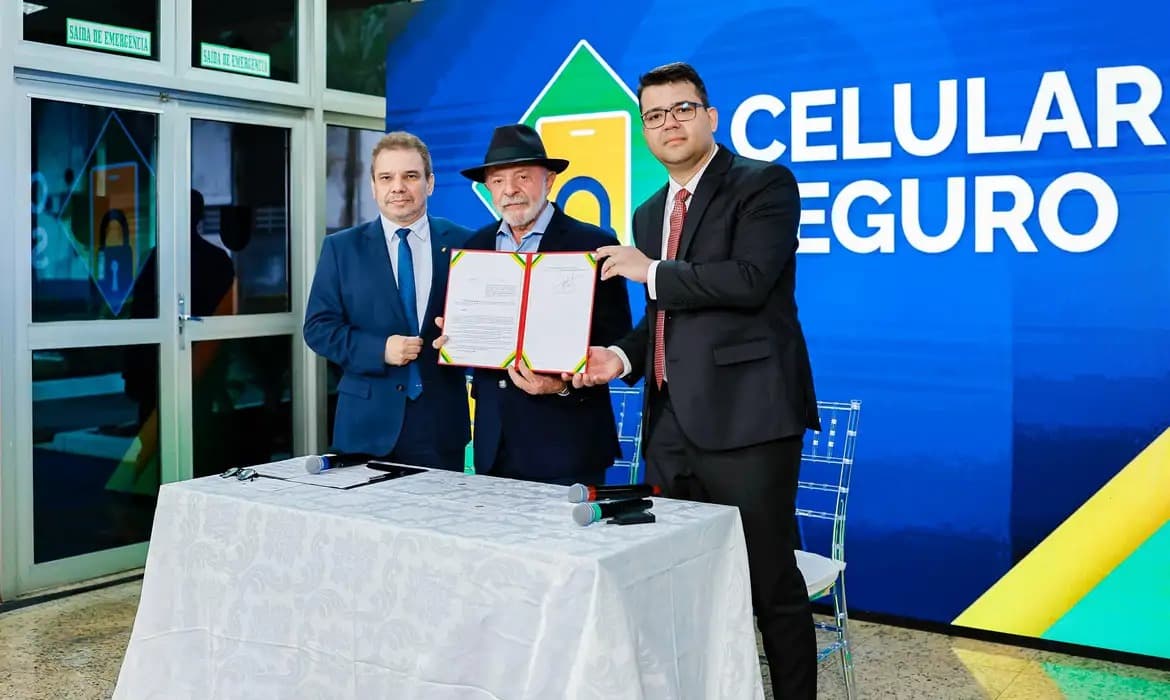 Governo cria plataforma para coibir roubos de celulares e vendas ilegais