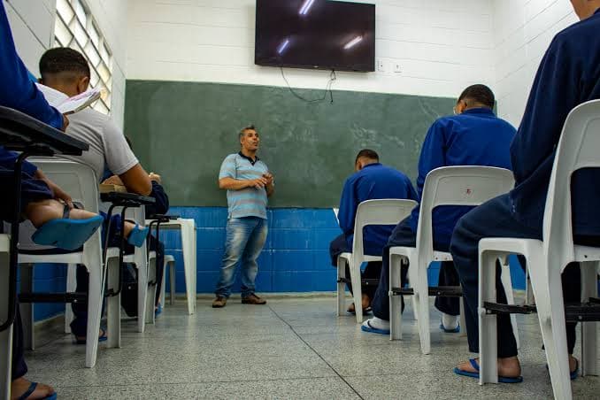 70% dos brasileiros defendem punir adolescentes infratores como adultos, diz Datafolha