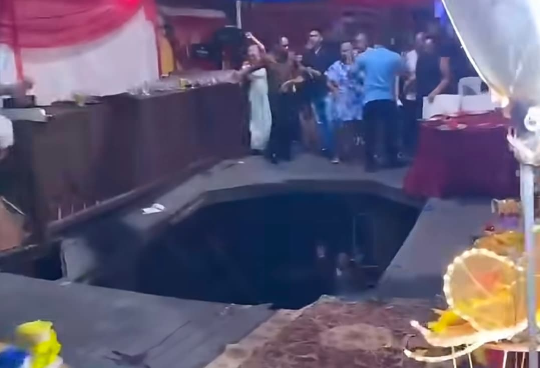Festa na Cidade Velha termina em pânico após queda de piso em casa de shows neste domingo