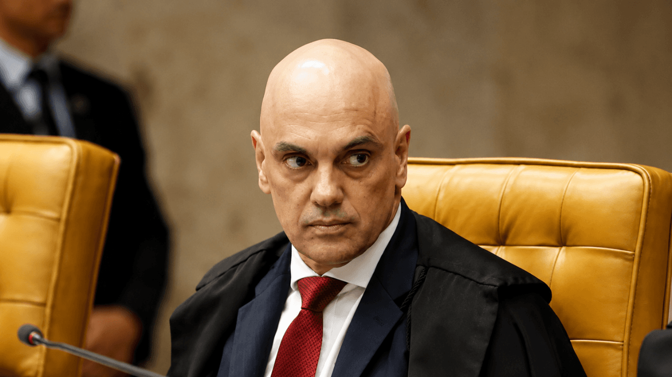Moraes ameaça afastar presidentes de tribunais e cobra explicações sobre supersalários após decisão do STF
