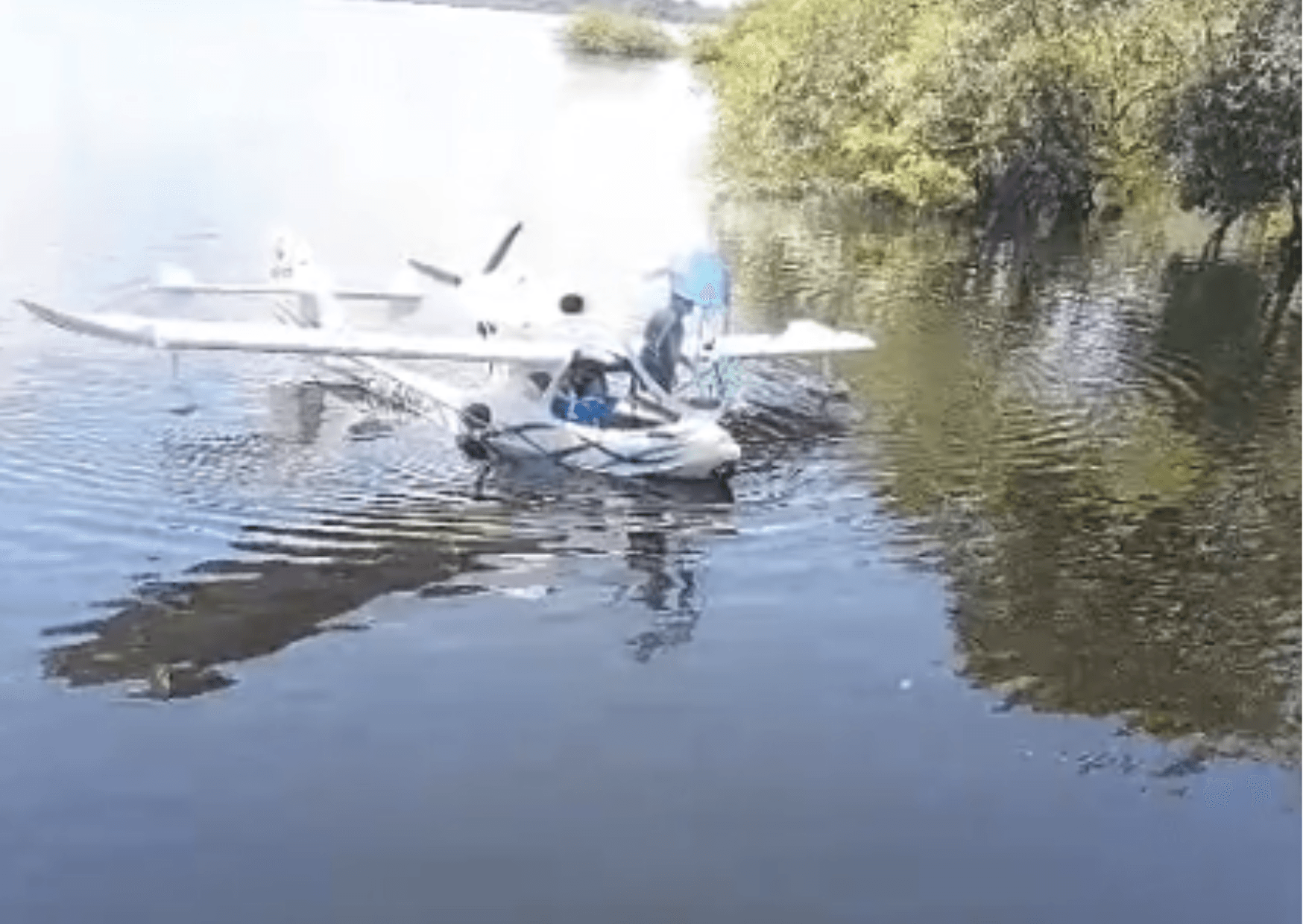 Aeronave de pequeno porte cai em lago de Oriximiná, no oeste do Pará