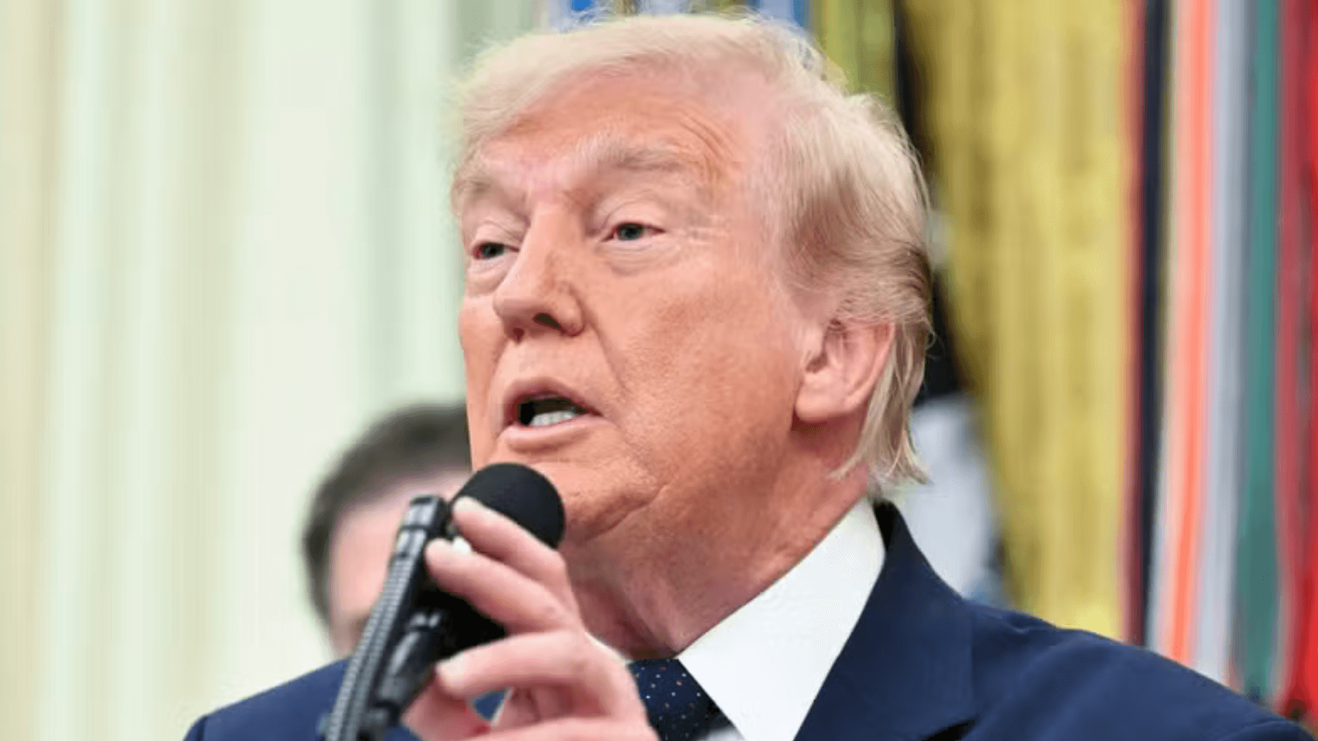 Trump diz que cessar-fogo com Irã 'acabou' e ameaça novo ataque esta noite: 'Eles são lixo, governados por doentes'
