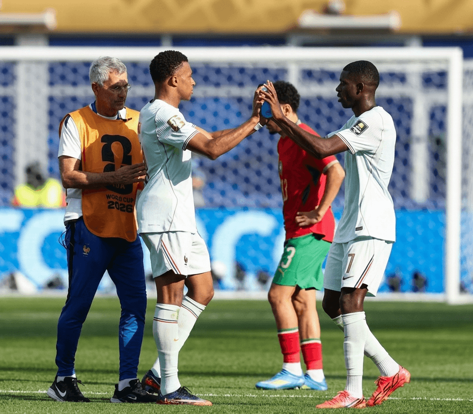 Ataque francês repete feito do penta do Brasil após vitória sobre Marrocos